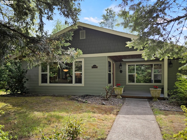 3144 Diane Dr, Lake Oswego, OR 97035 - bungalow-style home featuring a porch
