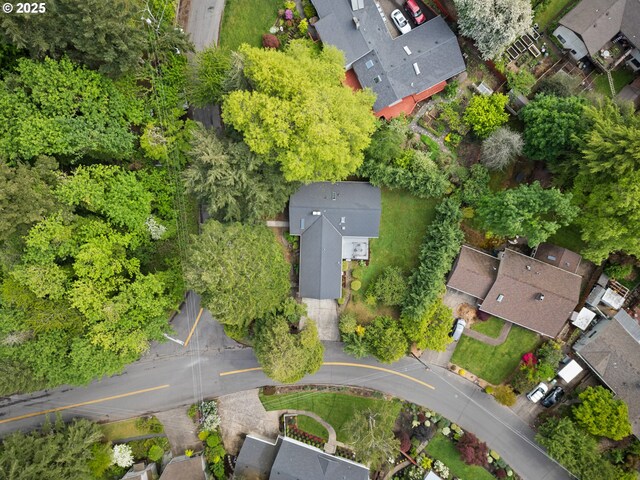 3144 Diane Dr, Lake Oswego, OR 97035 - aerial view of property and surrounding area featuring nearby suburban area