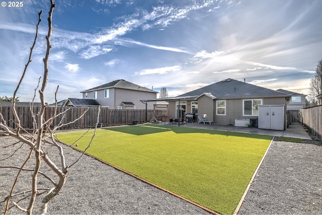 view of yard featuring a patio area