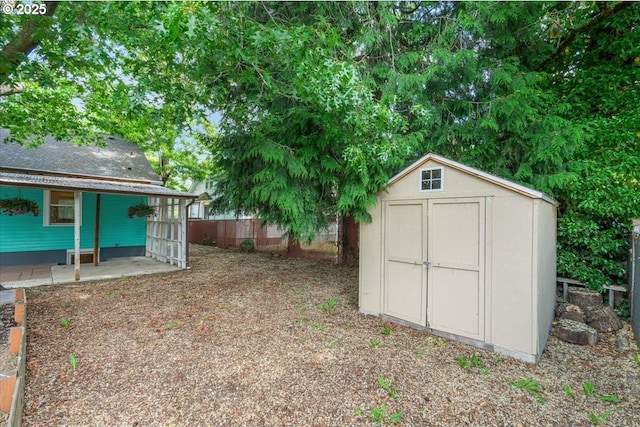 1716 N Rosa Parks Way, Portland, OR 97217 - view of fenced yard