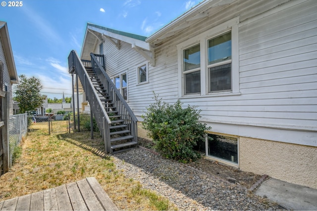 815 NW Bailey Ave, Pendleton, OR 97801 - view of side of property featuring stairway and a gate