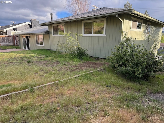 1903 N Eldorado Ave, Klamath Falls, OR 97601 - view of side of property featuring a shingled roof