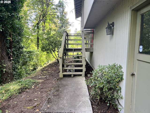 16042 Cornell St, Lake Oswego, OR 97034 - entrance to property