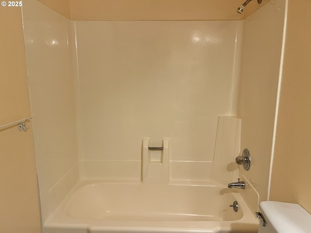16042 Cornell St, Lake Oswego, OR 97034 - full bath featuring toilet and shower / washtub combination