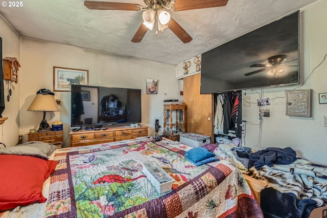 6135 SE Clatsop St, Portland, OR 97206 - bedroom with a ceiling fan
