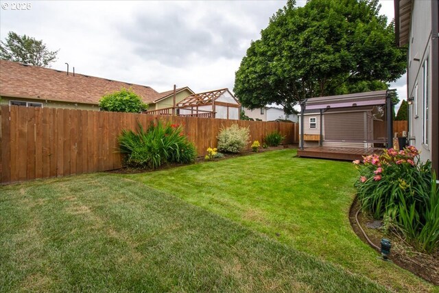 15314 NE 88th St, Vancouver, WA 98682 - fenced backyard featuring a deck