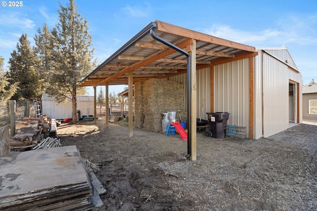 view of outdoor structure featuring an outdoor structure