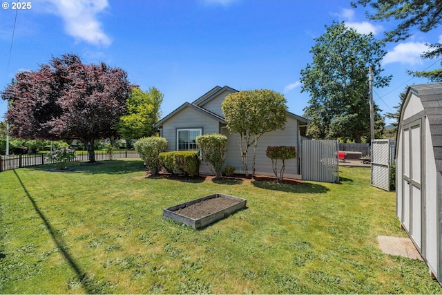 33447 SW Sequoia St, Scappoose, OR 97056 - view of yard with an outdoor structure