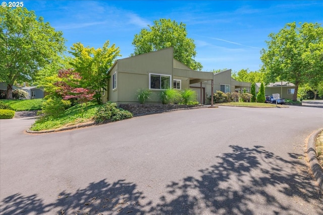 1650 NW Lakeway Ln, Beaverton, OR 97006 - view of front of home