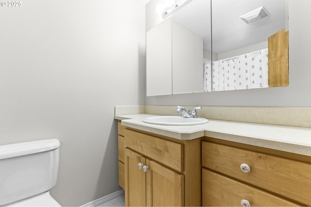 767 SW 8th St, Gresham, OR 97080 - full bath featuring vanity, toilet, and baseboards