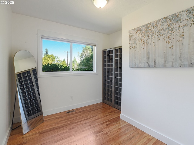 1720 Kilkenny Dr, Lake Oswego, OR 97034 - empty room with light wood-type flooring and baseboards