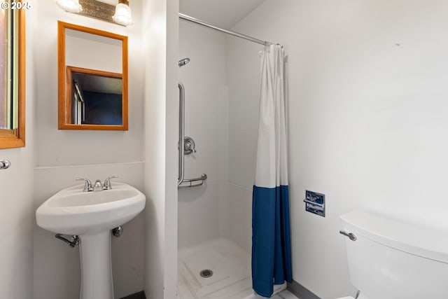 3602 NE 134th Ave, Portland, OR 97230 - bathroom featuring a stall shower
