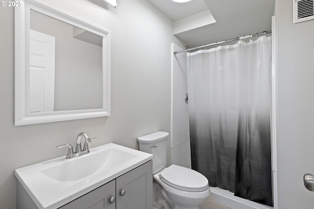 3602 NE 134th Ave, Portland, OR 97230 - bathroom featuring vanity and curtained shower