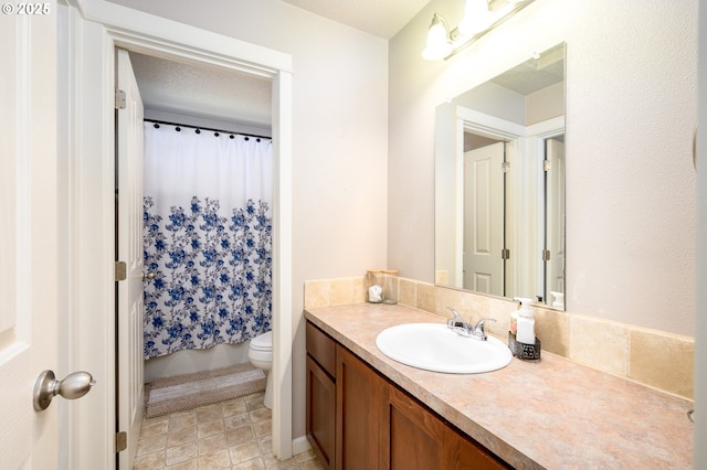 976 E 15th St, Lafayette, OR 97127 - full bath featuring vanity and shower / bath combo with shower curtain