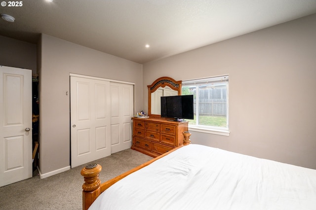 976 E 15th St, Lafayette, OR 97127 - carpeted bedroom with a closet and recessed lighting