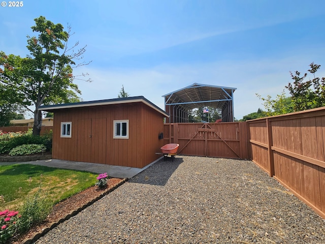 288 N Dorcas Dr, Keizer, OR 97303 - view of outbuilding featuring a gate and a fenced backyard