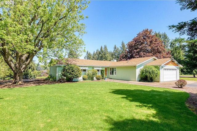 7735 Harpole St, Salem, OR 97317 - ranch-style home with driveway and a front yard