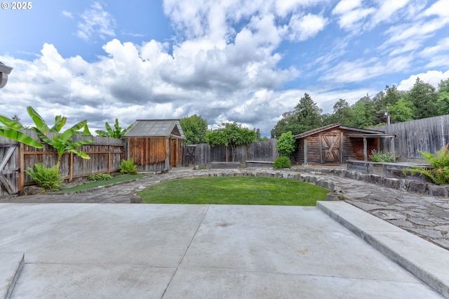 16510 SE Gordon St, Milwaukie, OR 97267 - fenced backyard with a storage shed and a patio