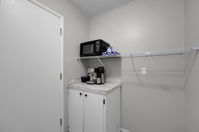 3765 Potter St, Eugene, OR 97405 - view of walk in closet