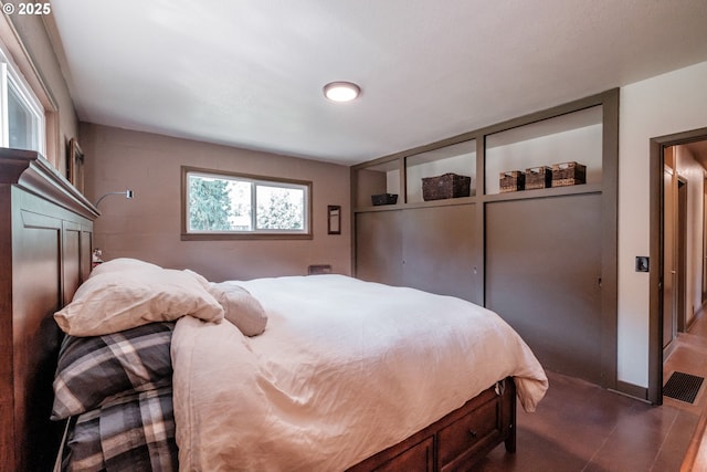 9602 Harlan Rd, Eddyville, OR 97343 - bedroom featuring visible vents