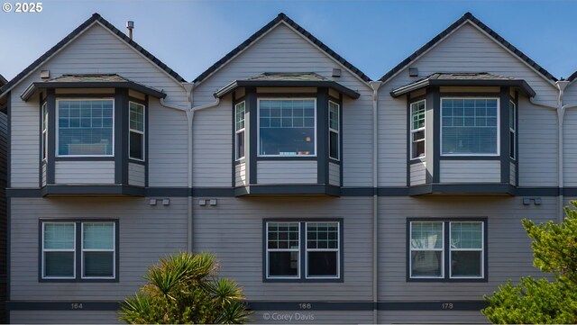 168 N Pacific St, Rockaway Beach, OR 97136 - view of property exterior