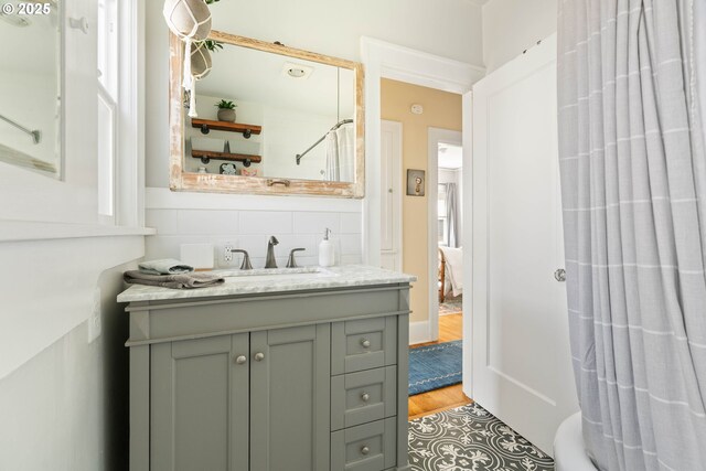 4134 N Concord Ave, Portland, OR 97217 - bathroom with vanity