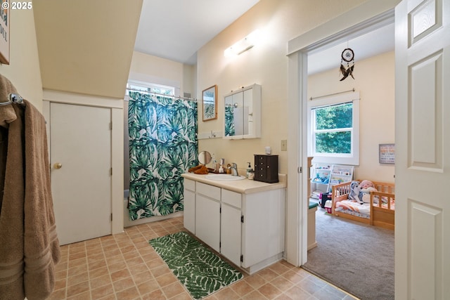 11151117 N Beech St, Portland, OR 97227 - bathroom with vanity and curtained shower