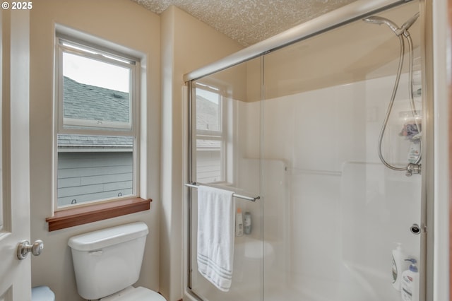 2459 SW Sandlewood Ln, Gresham, OR 97080 - bathroom with a stall shower