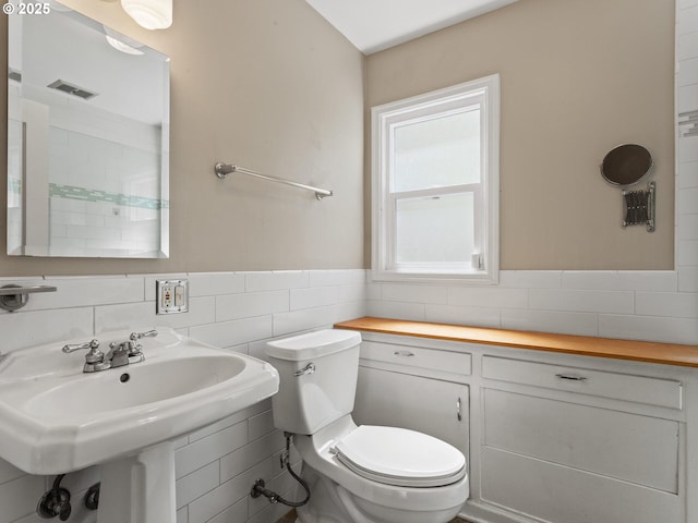 4561 NE 35th Ave, Portland, OR 97211 - bathroom with tile walls and wainscoting