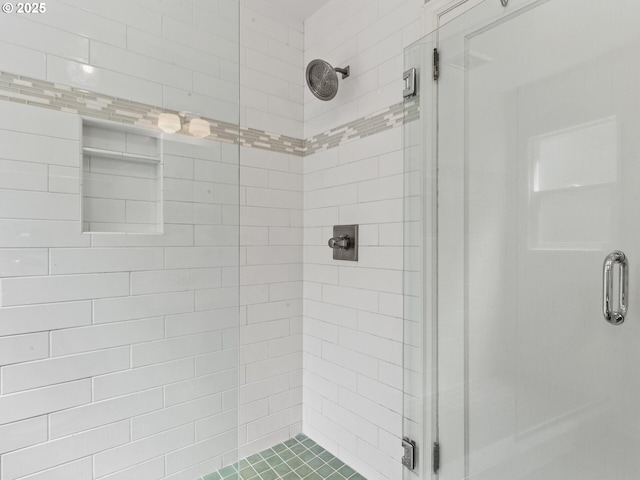 4561 NE 35th Ave, Portland, OR 97211 - full bathroom featuring a shower stall