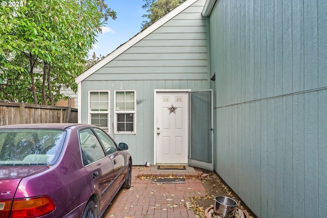 185 N Seneca Rd, Eugene, OR 97402 - view of side of home