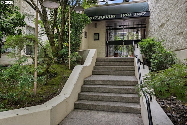1919 NW Hoyt St Unit 104, Portland, OR 97209 - view of exterior entry