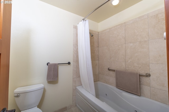 full bath with toilet and shower / bathtub combination with curtain