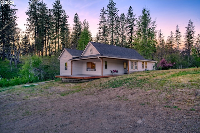 932 Zelinski Rd, Goldendale, WA 98620 - farmhouse-style home featuring a porch