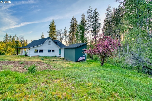 932 Zelinski Rd, Goldendale, WA 98620 - rear view of property with an outdoor structure and a shed