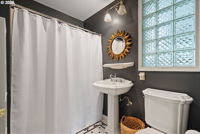 6413 Buena Vista Dr, Vancouver, WA 98661 - full bathroom with tile patterned flooring and a shower with curtain