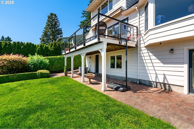 6413 Buena Vista Dr, Vancouver, WA 98661 - back of property with a yard and a patio