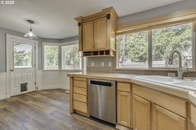 9373 SW Fast Pl, Portland, OR 97223 - kitchen with dishwasher, dark wood-style flooring, hanging light fixtures, and a textured ceiling