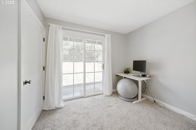 2822 NE Fremont Dr, Portland, OR 97220 - carpeted home office with baseboards