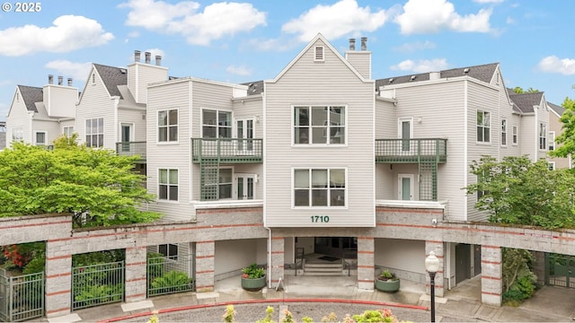 1710 S Harbor Way Unit 201, Portland, OR 97201 - view of property featuring a residential view