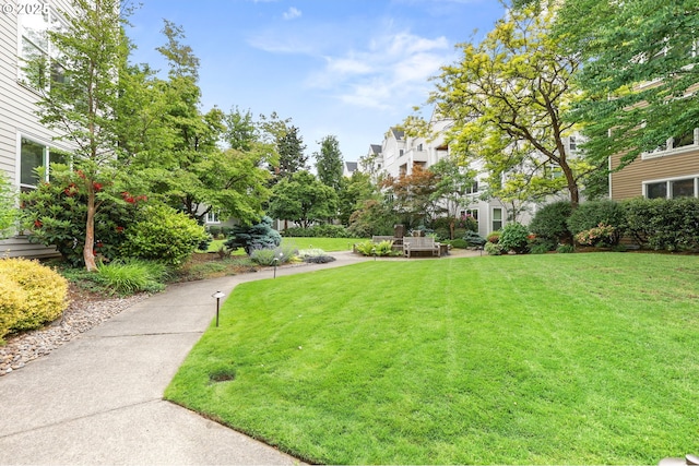 1710 S Harbor Way Unit 201, Portland, OR 97201 - view of grassy yard with a residential view