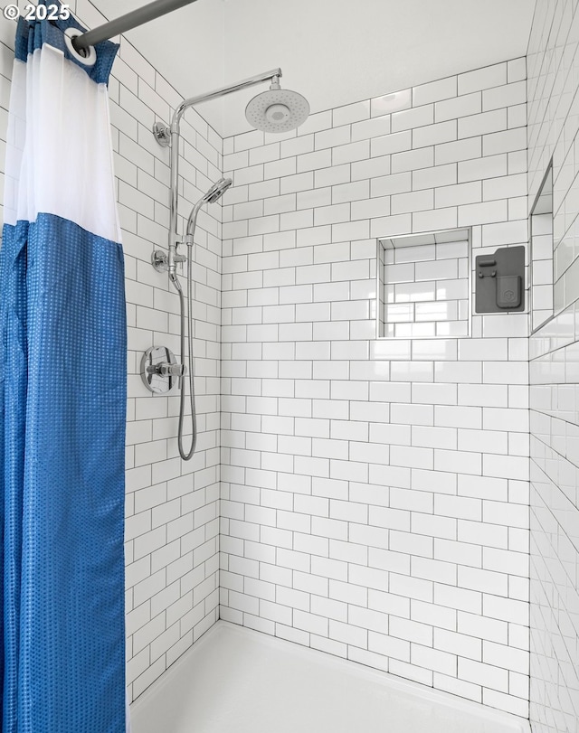4536 N Haight Ave, Portland, OR 97217 - full bath with tiled shower