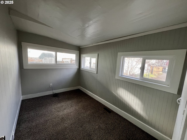 312 NW 7th St, Pendleton, OR 97801 - empty room with vaulted ceiling and dark carpet
