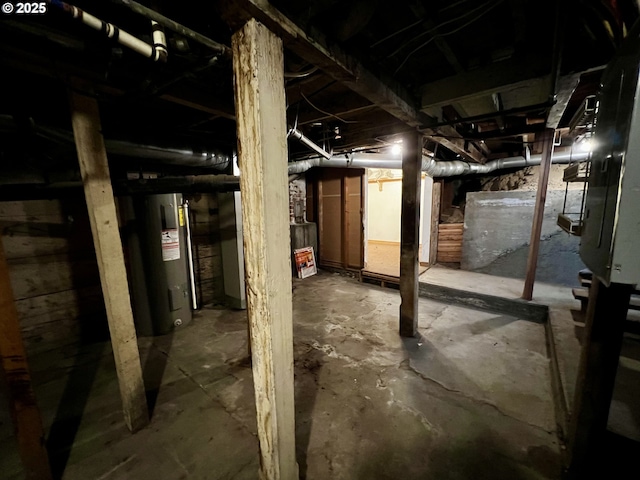 312 NW 7th St, Pendleton, OR 97801 - unfinished basement with water heater