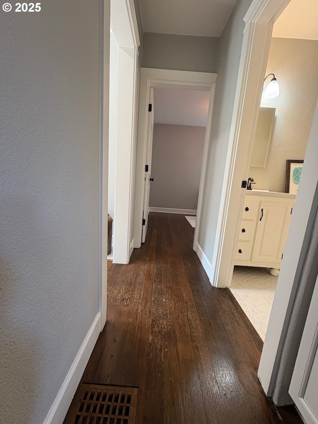 708 W 28th St, Vancouver, WA 98660 - corridor featuring hardwood / wood-style floors and a textured wall