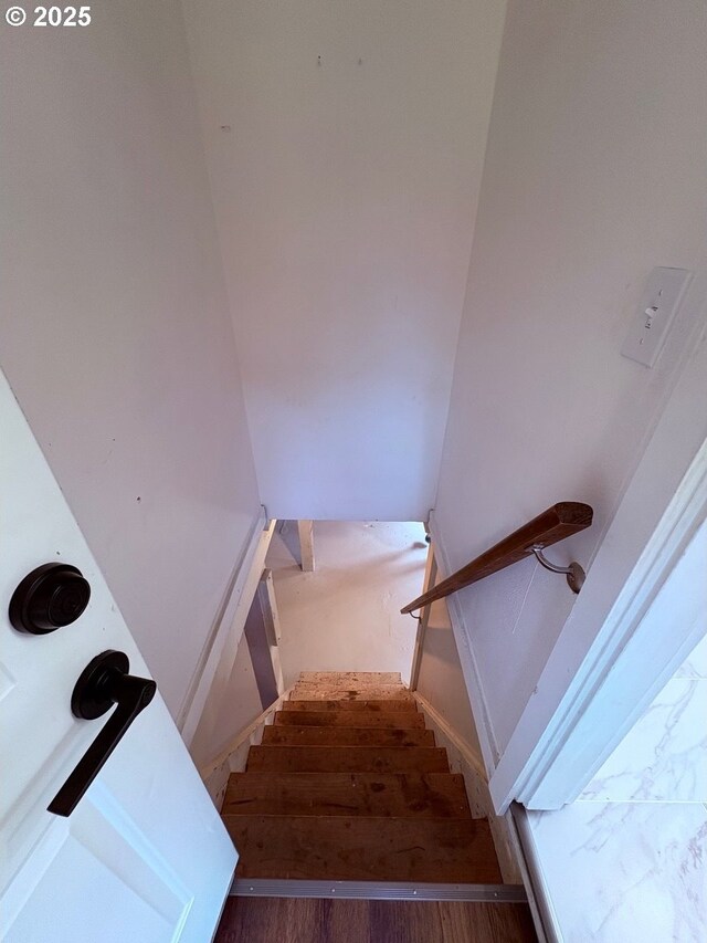 708 W 28th St, Vancouver, WA 98660 - staircase featuring baseboards