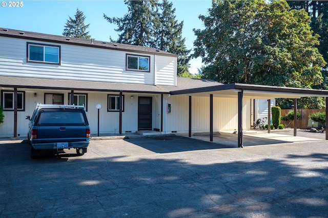 323 S Locust St, Canby, OR 97013 - view of front facade with a shingled roof