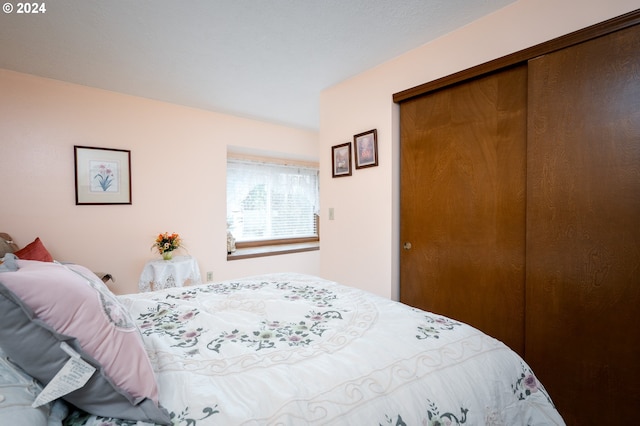 bedroom with a closet