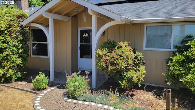 3623 Marion St SE, Albany, OR 97322 - property entrance with a shingled roof