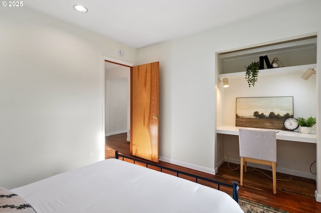 2941 SW Moss St, Portland, OR 97219 - bedroom with wood finished floors, recessed lighting, and a desk